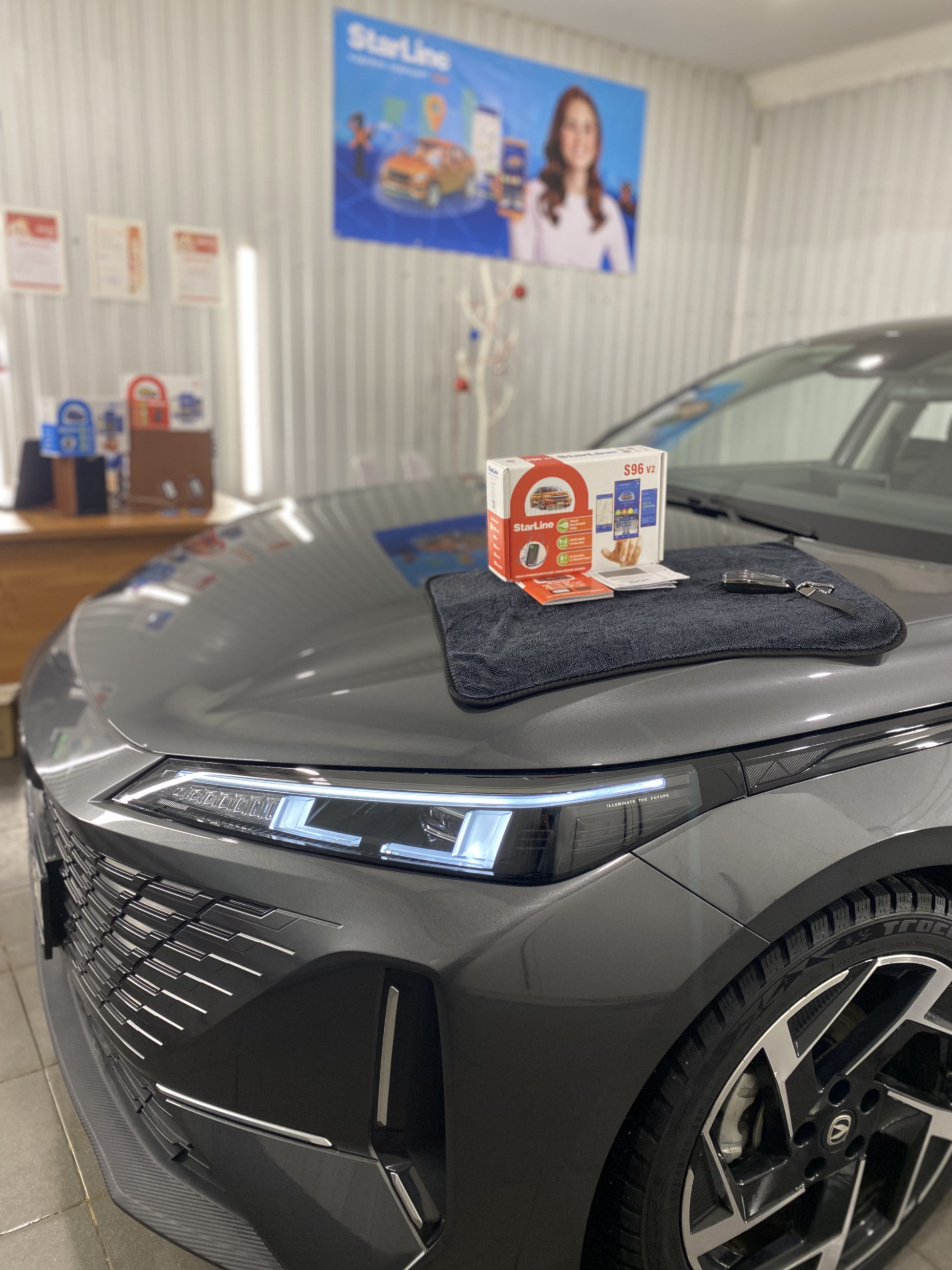 Автомобиль клиента и комплект StarLine S96 v2 в установочном центре AutoRun